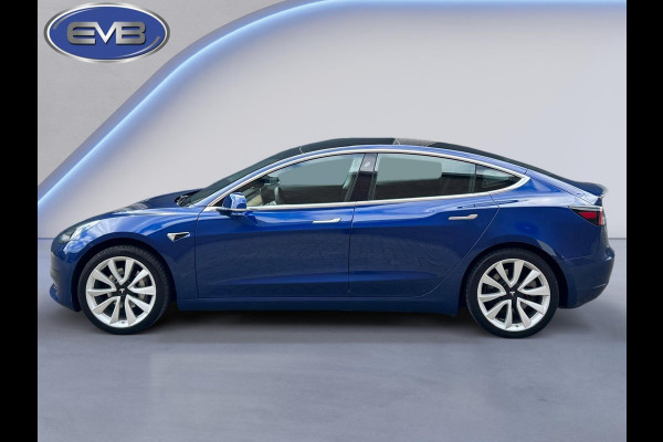 Tesla Model 3 Standard RWD Plus 60 kWh, 19 inch, 1e eigenaar, trekhaak,panoramadak, leder, nl auto met nationale auto pas