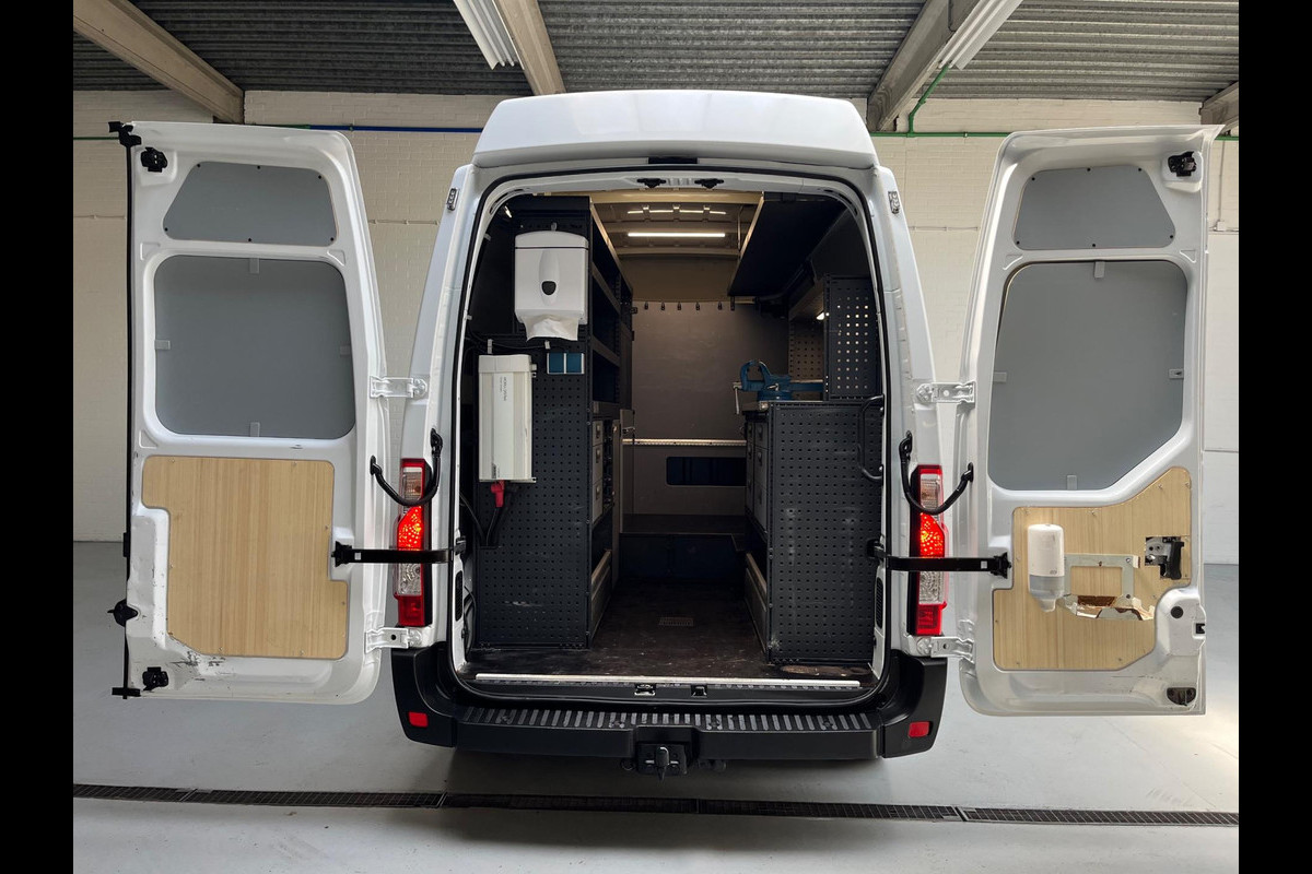 Renault Master Nieuw Model Servicewagen T35 2.3 dCi 135 L2H3 Extra hoog 2xSchuifdeur Modul kasten Omvormer Trekhaak RIJKLAARPRIJS! Renault Master Nieuw Model Servicewagen T35 2.3 dCi 135 L2H3 Extra hoog 2xSchuifdeur Modul kasten Omvormer Trekhaak RIJKLAARPRIJS!
