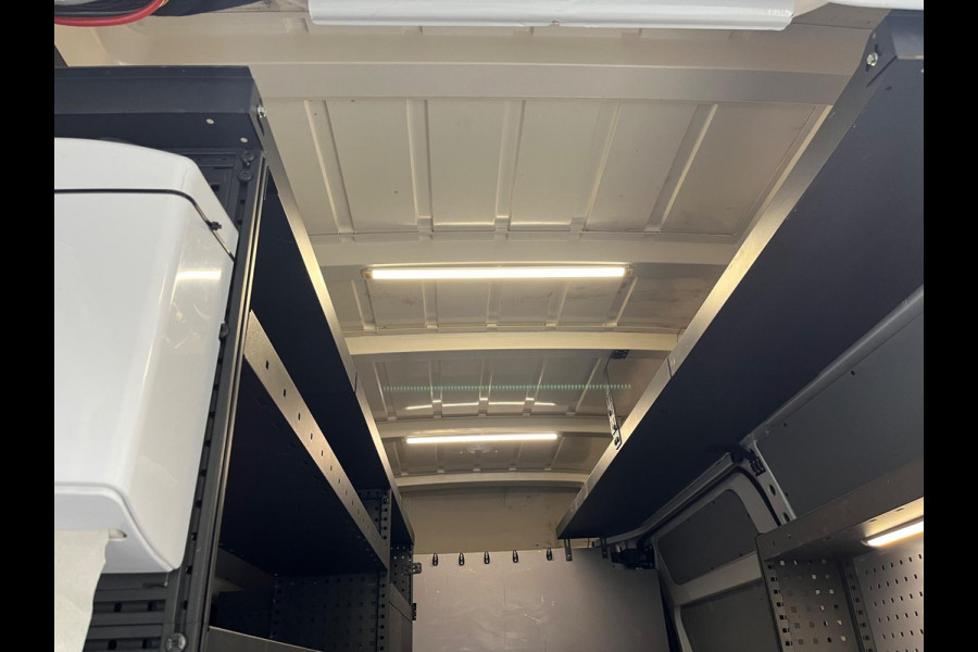 Renault Master Nieuw Model Servicewagen T35 2.3 dCi 135 L2H3 Extra hoog 2xSchuifdeur Modul kasten Omvormer Trekhaak RIJKLAARPRIJS!