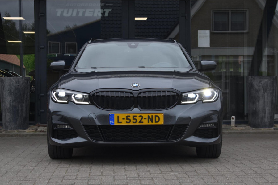 BMW 3 Serie Touring 320e M-SPORT | SHADOW-LINE | EL. WEGKL. TREKHAAK | HEAD-UP DISPLAY | APPLE CARPLAY | ANDROID AUTO | LEDER