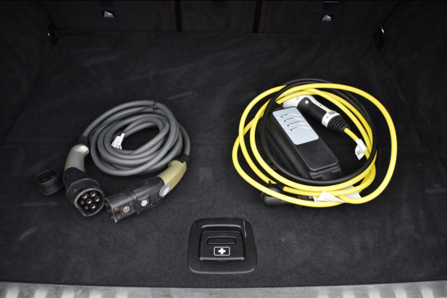 BMW 3 Serie Touring 320e M-SPORT | SHADOW-LINE | EL. WEGKL. TREKHAAK | HEAD-UP DISPLAY | APPLE CARPLAY | ANDROID AUTO | LEDER