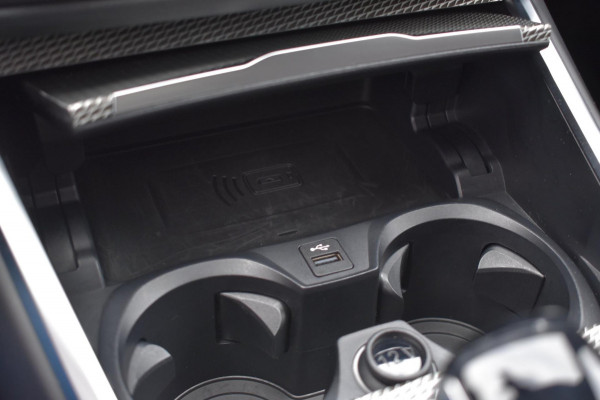 BMW 3 Serie Touring 320e M-SPORT | SHADOW-LINE | EL. WEGKL. TREKHAAK | HEAD-UP DISPLAY | APPLE CARPLAY | ANDROID AUTO | LEDER