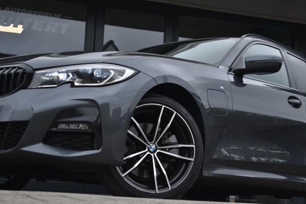 BMW 3 Serie Touring 320e M-SPORT | SHADOW-LINE | EL. WEGKL. TREKHAAK | HEAD-UP DISPLAY | APPLE CARPLAY | ANDROID AUTO | LEDER
