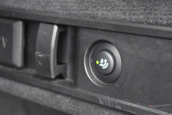 BMW 3 Serie Touring 320e M-SPORT | SHADOW-LINE | EL. WEGKL. TREKHAAK | HEAD-UP DISPLAY | APPLE CARPLAY | ANDROID AUTO | LEDER