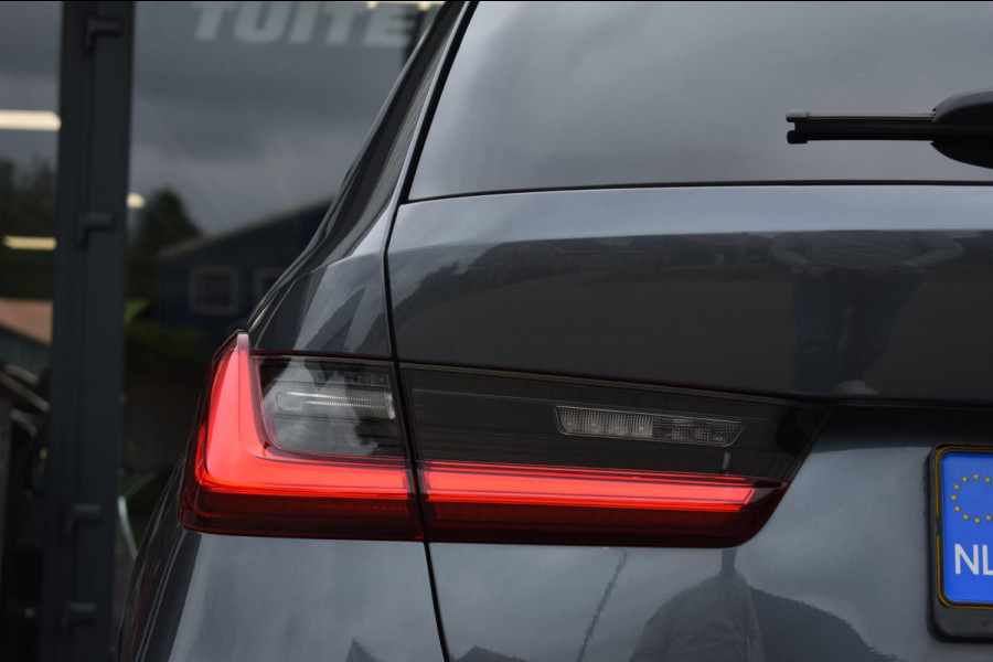 BMW 3 Serie Touring 320e M-SPORT | SHADOW-LINE | EL. WEGKL. TREKHAAK | HEAD-UP DISPLAY | APPLE CARPLAY | ANDROID AUTO | LEDER