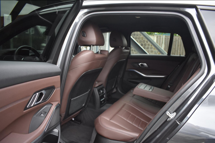 BMW 3 Serie Touring 320e M-SPORT | SHADOW-LINE | EL. WEGKL. TREKHAAK | HEAD-UP DISPLAY | APPLE CARPLAY | ANDROID AUTO | LEDER