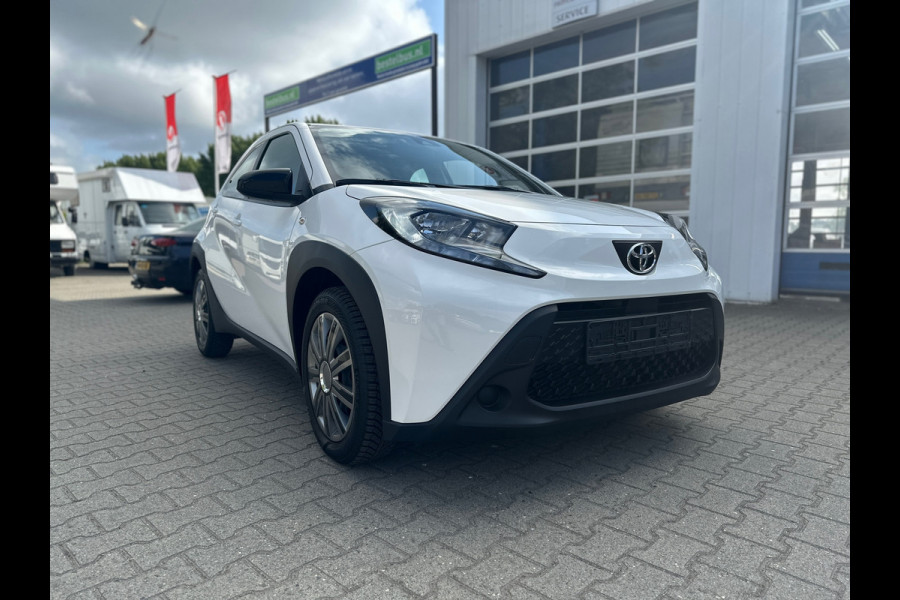 Toyota Aygo X 1.0 VVT-i S-CVT Play