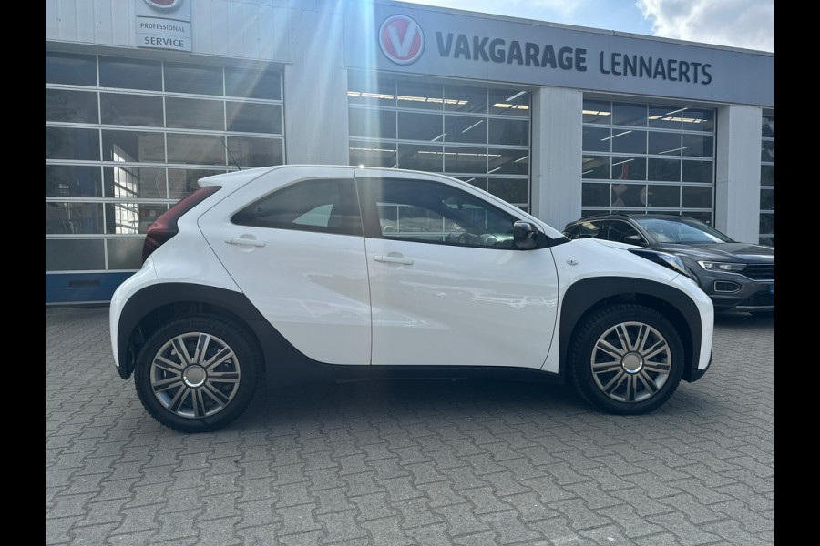 Toyota Aygo X 1.0 VVT-i S-CVT Play