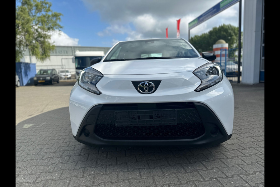 Toyota Aygo X 1.0 VVT-i S-CVT Play