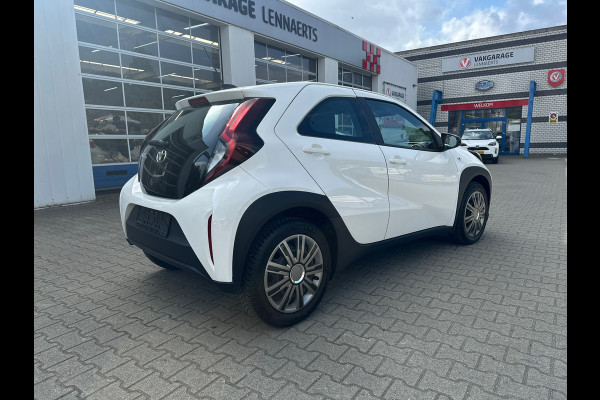 Toyota Aygo X 1.0 VVT-i S-CVT Play