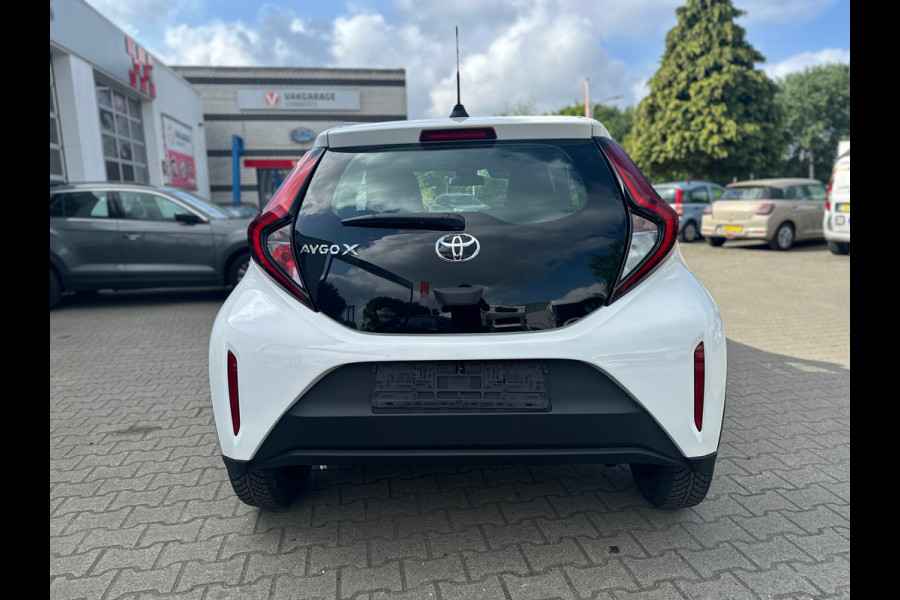 Toyota Aygo X 1.0 VVT-i S-CVT Play