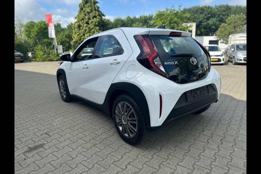 Toyota Aygo X 1.0 VVT-i S-CVT Play