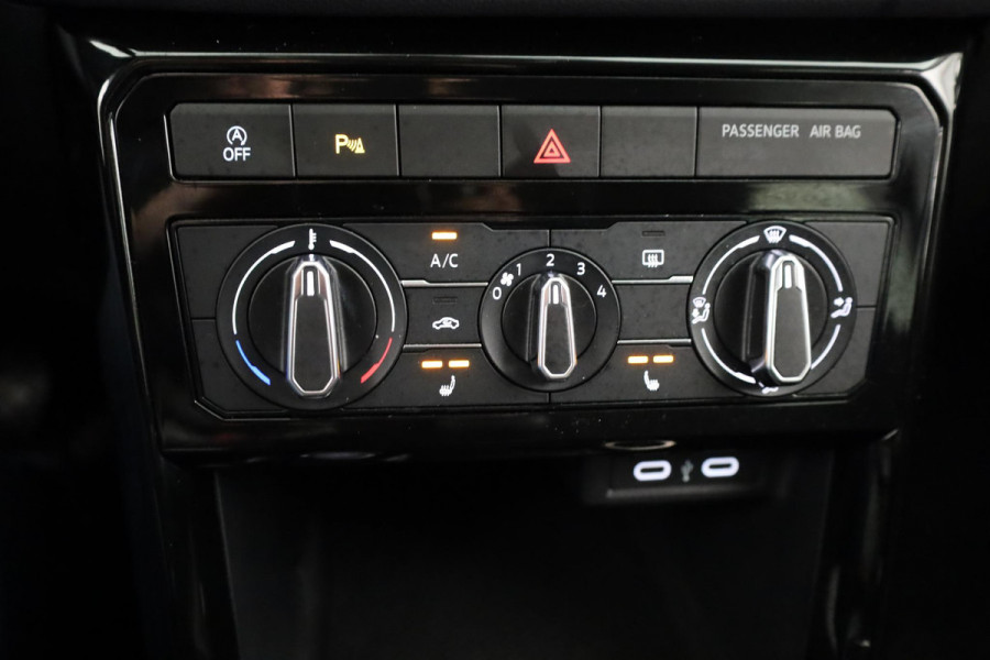 Volkswagen T-Cross 1.0 TSI Life Edition 95 pk | Verlengde garantie | Navigatie via App | Parkeersensoren | Achteruitrijcamera | Adaptieve cruise control | Stoelverwarming |
