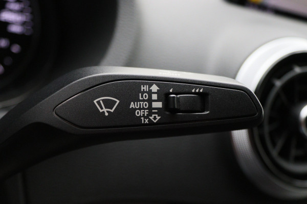 Audi A3 Limousine 35 TFSI CoD Sport S Line Edition Automaat LED, Navigatie, Climate, Cruise, PDC, 18"
