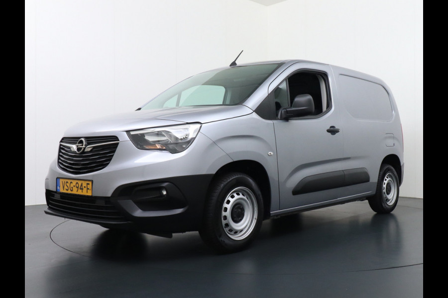 Opel Combo 1.5D 102PK L1H1 Trekhaak Airco Multimedia Cruise Control Pdc Bluetooth Lat om Lat Betimmering Betonplex vloer Schuifdeur 1e Eigenaar Euro 6