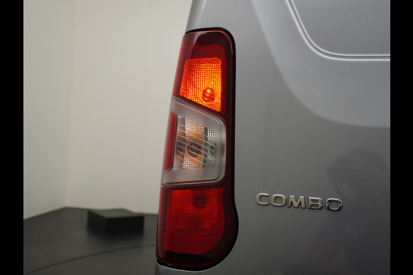 Opel Combo 1.5D 102PK L1H1 Trekhaak Airco Multimedia Cruise Control Pdc Bluetooth Lat om Lat Betimmering Betonplex vloer Schuifdeur 1e Eigenaar Euro 6