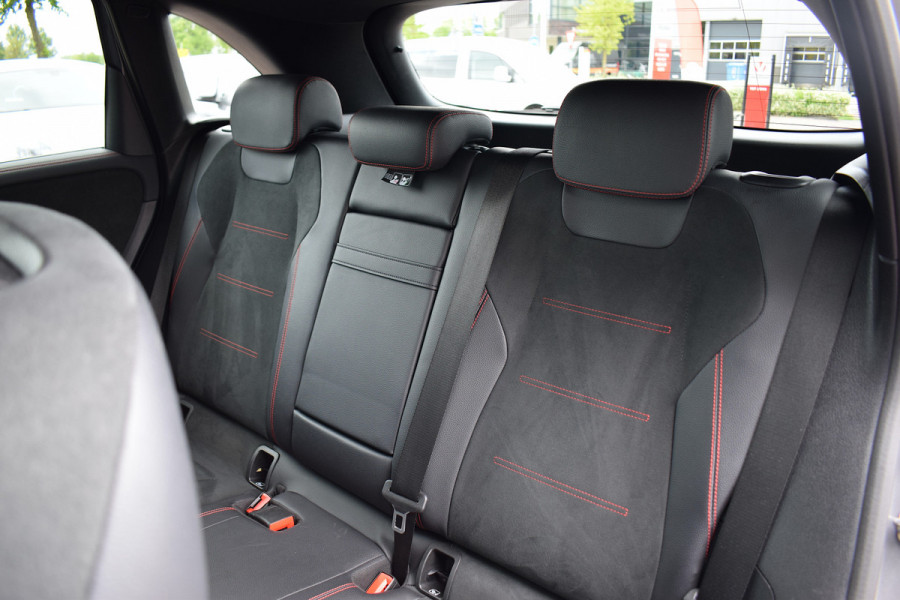 Mercedes-Benz B-Klasse 180 Business Solution AMG | Apple CarPlay | Virtual | Stoelverw. | Night-pakket