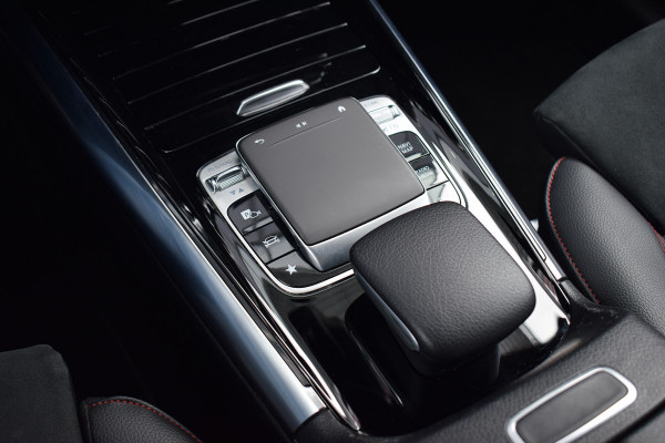Mercedes-Benz B-Klasse 180 Business Solution AMG | Apple CarPlay | Virtual | Stoelverw. | Night-pakket