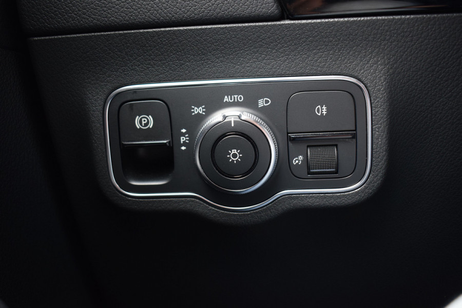 Mercedes-Benz B-Klasse 180 Business Solution AMG | Apple CarPlay | Virtual | Stoelverw. | Night-pakket