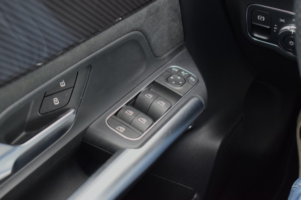 Mercedes-Benz B-Klasse 180 Business Solution AMG | Apple CarPlay | Virtual | Stoelverw. | Night-pakket