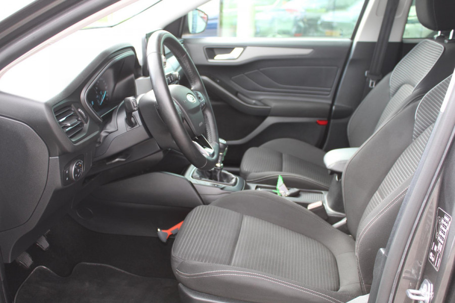 Ford FOCUS Wagon 1.0 EcoBoost Hybrid Titanium Style | Winter Pack | Camera | Navigatie | Cruise control | Privacy glass | NIEUW MODEL