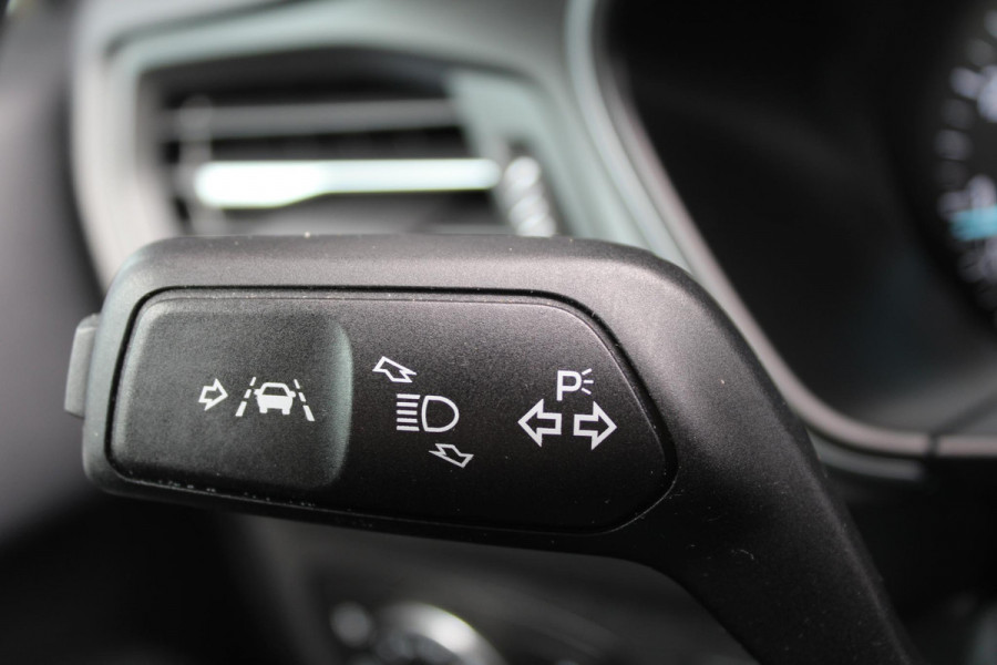 Ford FOCUS Wagon 1.0 EcoBoost Hybrid Titanium Style | Winter Pack | Camera | Navigatie | Cruise control | Privacy glass | NIEUW MODEL