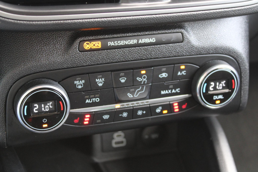 Ford FOCUS Wagon 1.0 EcoBoost Hybrid Titanium Style | Winter Pack | Camera | Navigatie | Cruise control | Privacy glass | NIEUW MODEL