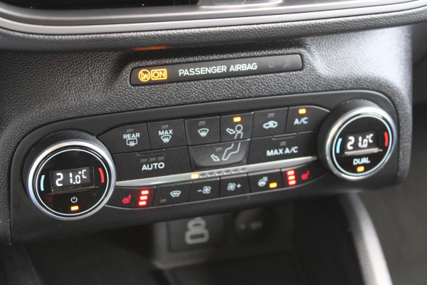 Ford FOCUS Wagon 1.0 EcoBoost Hybrid Titanium Style | Winter Pack | Camera | Navigatie | Cruise control | Privacy glass | NIEUW MODEL