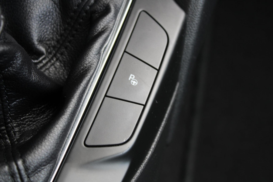 Ford FOCUS Wagon 1.0 EcoBoost Hybrid Titanium Style | Winter Pack | Camera | Navigatie | Cruise control | Privacy glass | NIEUW MODEL
