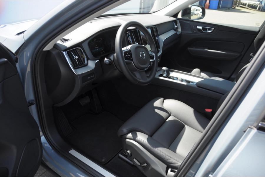 Volvo XC60 T8 455PK Automaat AWD Plus Dark 360 camera / Harman kardon audio / elektrisch bedienbare voorstoelen / Memory seats / stoelverwarming voor en achter/ stuurverwarming / BLIS /