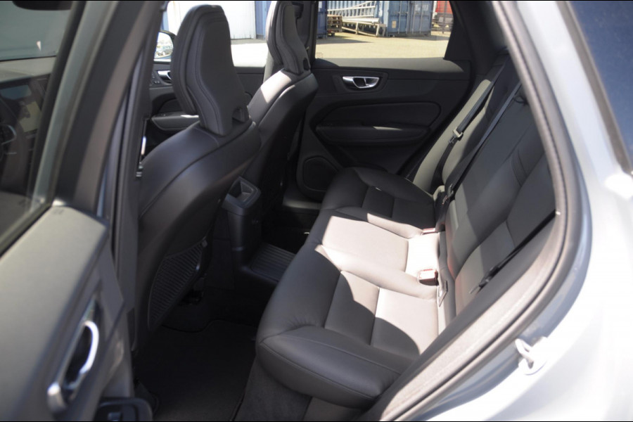 Volvo XC60 T8 455PK Automaat AWD Plus Dark 360 camera / Harman kardon audio / elektrisch bedienbare voorstoelen / Memory seats / stoelverwarming voor en achter/ stuurverwarming / BLIS /