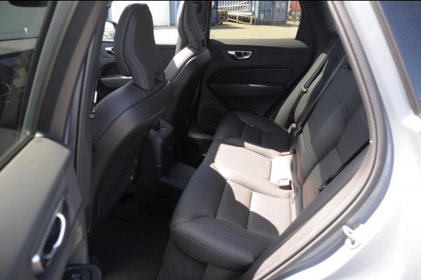 Volvo XC60 T8 455PK Automaat AWD Plus Dark 360 camera / Harman kardon audio / elektrisch bedienbare voorstoelen / Memory seats / stoelverwarming voor en achter/ stuurverwarming / BLIS /