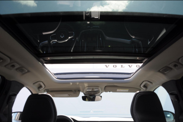 Volvo XC60 T8 455PK Automaat AWD Plus Dark 360 camera / Harman kardon audio / elektrisch bedienbare voorstoelen / Memory seats / stoelverwarming voor en achter/ stuurverwarming / BLIS /