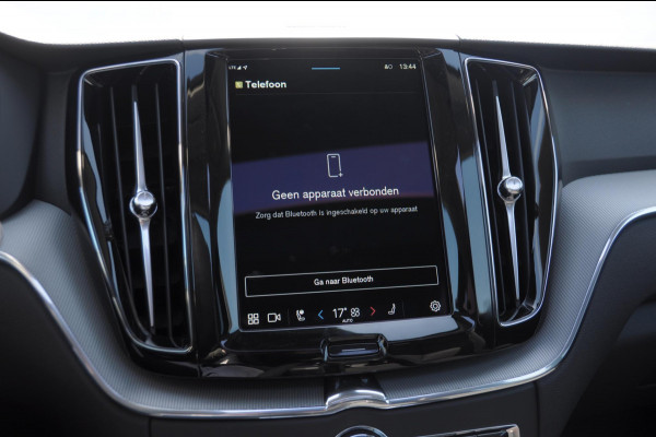 Volvo XC60 T8 455PK Automaat AWD Plus Dark 360 camera / Harman kardon audio / elektrisch bedienbare voorstoelen / Memory seats / stoelverwarming voor en achter/ stuurverwarming / BLIS /