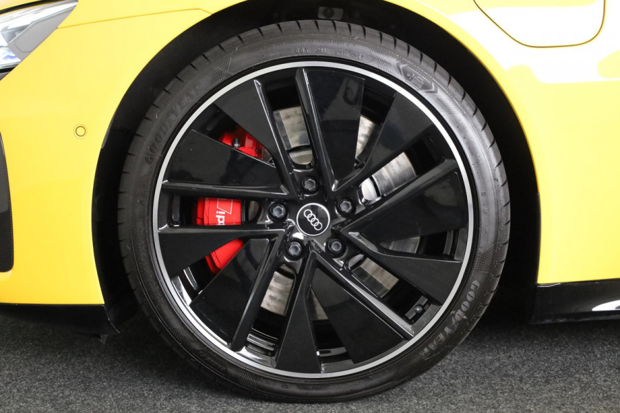 Audi e-tron GT RS 93 kWh 600pk | Matrix Laser Led | Optiekpakket Carbon | Stoelventilage/massage | Vierwielbesturing