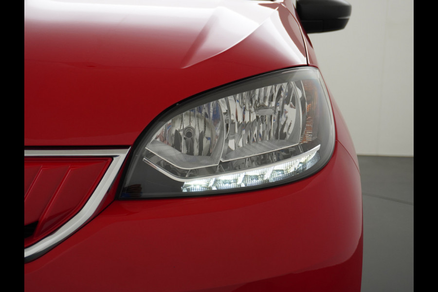Škoda Citigo e-iV EV 36kWh Climate Control Cruise Control Bluetooth Verkeersborddetectie Led Esp Smartphone integratie Rijstrooksensor Verkeersbord detectie Ambition Grote Accu! Garantie op de accu tot 27-02-2028/160.000km. 1.235kg licht!