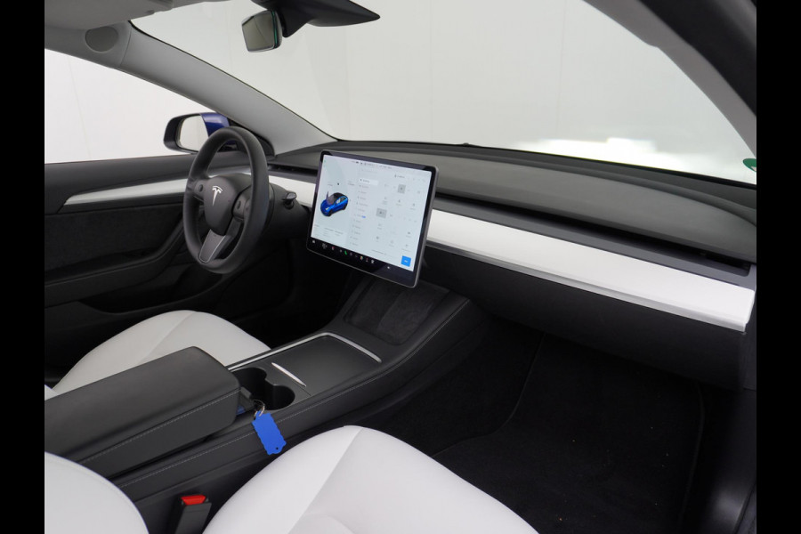 Tesla Model 3 Performance AWD 75 kWh ORIG. NL. NAP KM. | WIT LEDER | AUTOPILOT