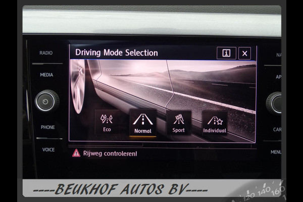 Volkswagen Polo 1.0 TSI Business Automaat Velgen Parkeersensoren