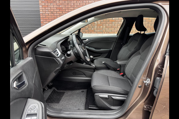 Renault Clio 1.0 TCe Business Zen / Navigatie / Climate control / Parkeersensoren / Cruise Control / 1e Eigenaar / NED-Clio