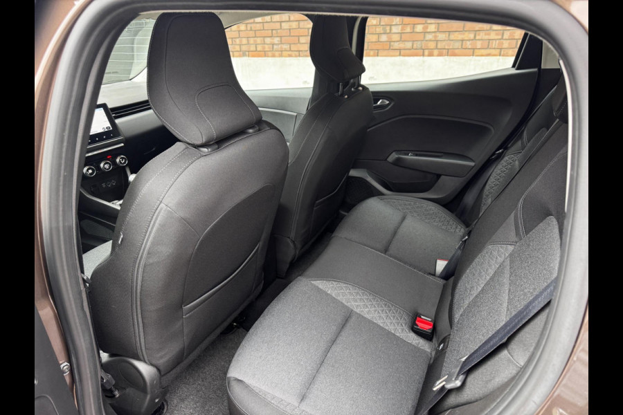 Renault Clio 1.0 TCe Business Zen / Navigatie / Climate control / Parkeersensoren / Cruise Control / 1e Eigenaar / NED-Clio