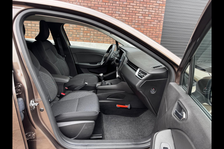 Renault Clio 1.0 TCe Business Zen / Navigatie / Climate control / Parkeersensoren / Cruise Control / 1e Eigenaar / NED-Clio