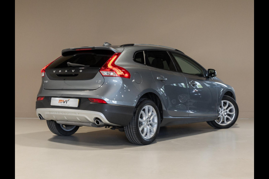 Volvo V40 Cross Country 1.5 T3 Polar+ Luxury / 152pk / Panorama dak / Leder / Achteruitrij camera /