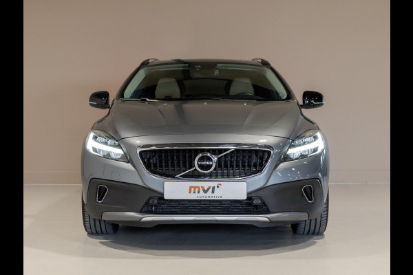 Volvo V40 Cross Country 1.5 T3 Polar+ Luxury / 152pk / Panorama dak / Leder / Achteruitrij camera /