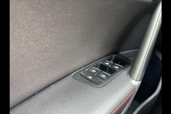 Volkswagen Golf 2.0 TSI GTI Performance Panorama 245 PK Led Virtual