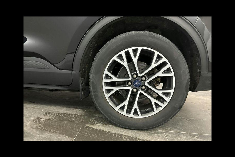 Ford Kuga 2.5 PHEV Titanium 225pk | Winterpack | 18 inch Licht metalen Velgen | Privacy Glass | SYNC 3 Navigatie