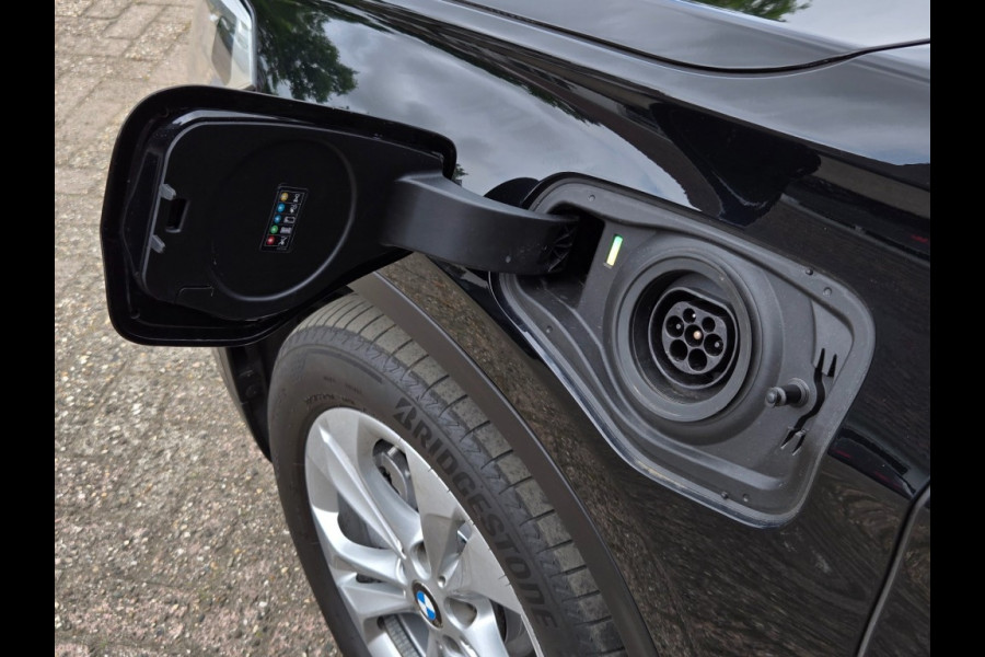 BMW X1 XDRIVE25E EXECUTIVE I NAVIGATIE I CLIMATE CONTROL I STOELVERWARM
