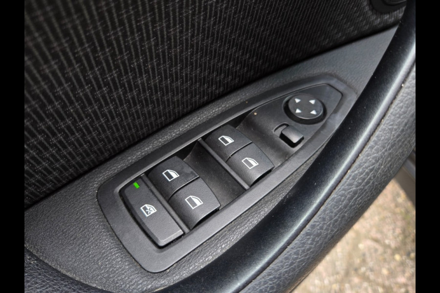 BMW X1 XDRIVE25E EXECUTIVE I NAVIGATIE I CLIMATE CONTROL I STOELVERWARM