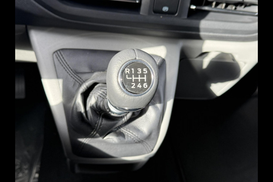 Ford Transit Custom 300 2.0 TDCI L2H1 Limited DC | SCI | 136pk | Dubbele Cabine | Chrome Blue | Trekhaak | Dubbele Schuifdeur | Bijrijdersstoel | Sidesteps | Bumperpakket | Zwarte velgen  | Stoelverwarming | Camera