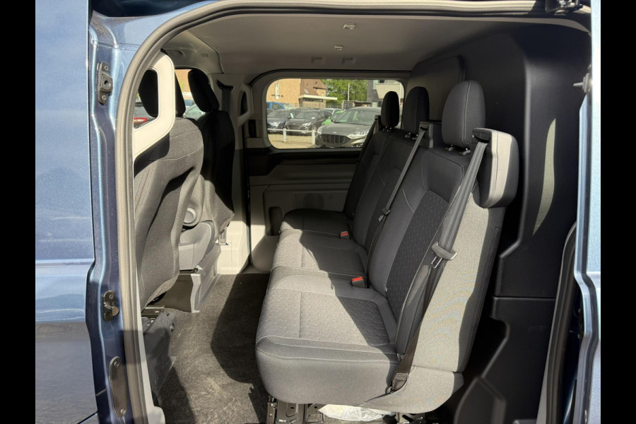 Ford Transit Custom 300 2.0 TDCI L2H1 Limited DC | SCI | 136pk | Dubbele Cabine | Chrome Blue | Trekhaak | Dubbele Schuifdeur | Bijrijdersstoel | Sidesteps | Bumperpakket | Zwarte velgen  | Stoelverwarming | Camera