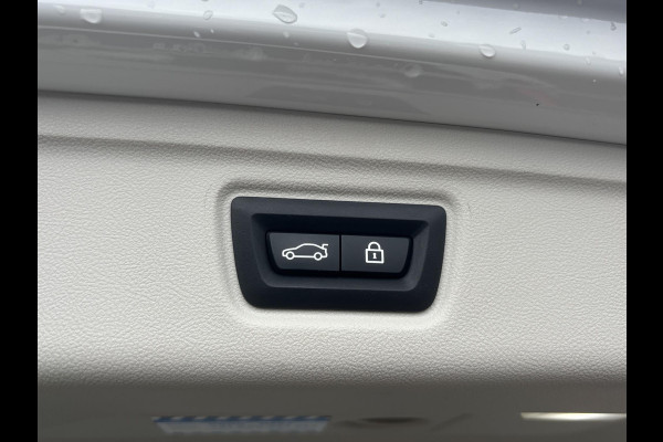 BMW 3 Serie Touring 330e High Executive TREKHAAK AFNEEMBAAR | LASERLIGHT | HEAD UP